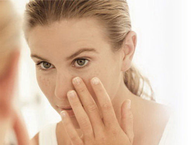 Sạm, nám và nỗi lo vô hình của chị em phụ nữ tuổi 30